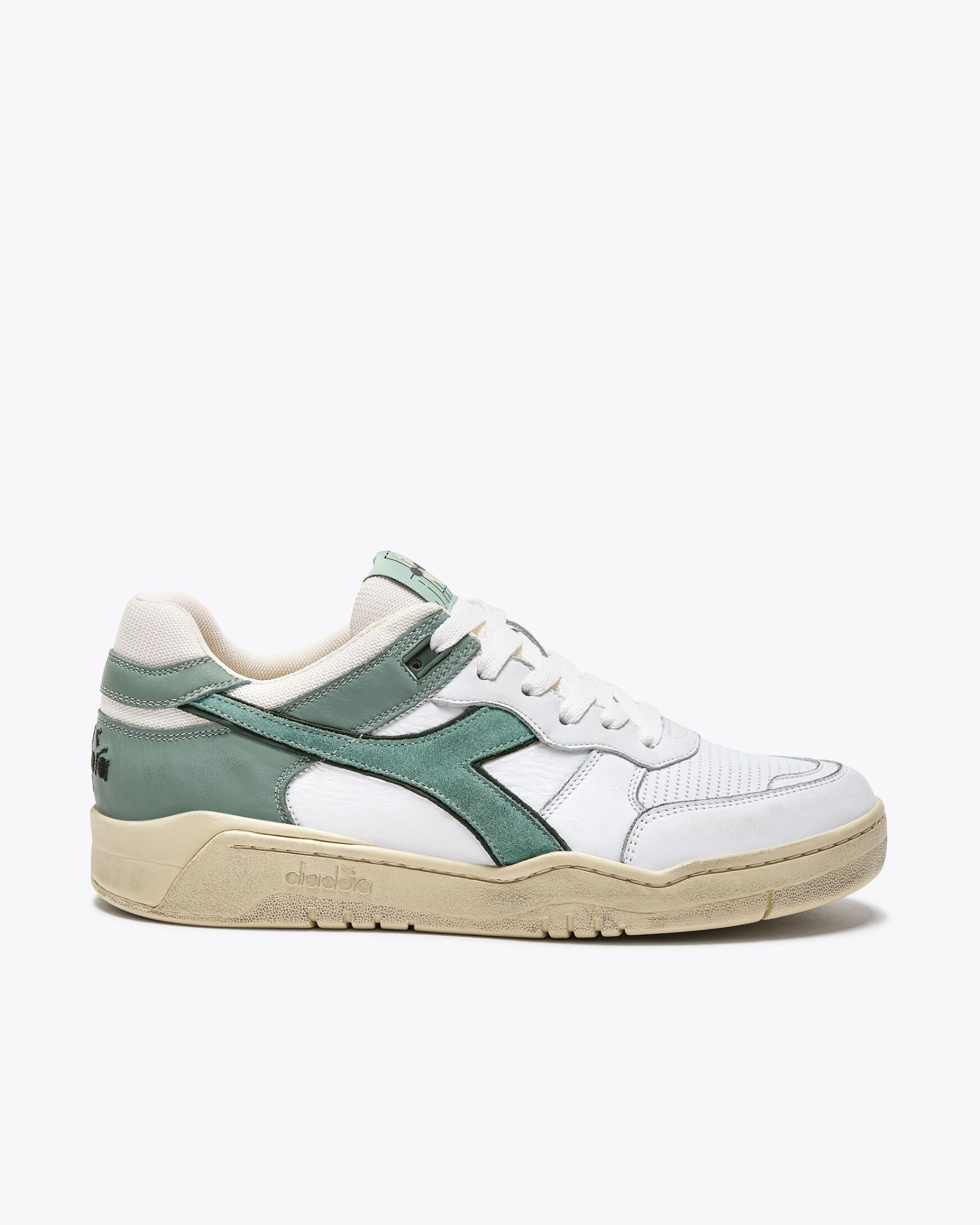 Diadora B. 560 USED - Iceberg Green shoe right side view featuring green suede logo, leather upper, and retro-finished outsole.