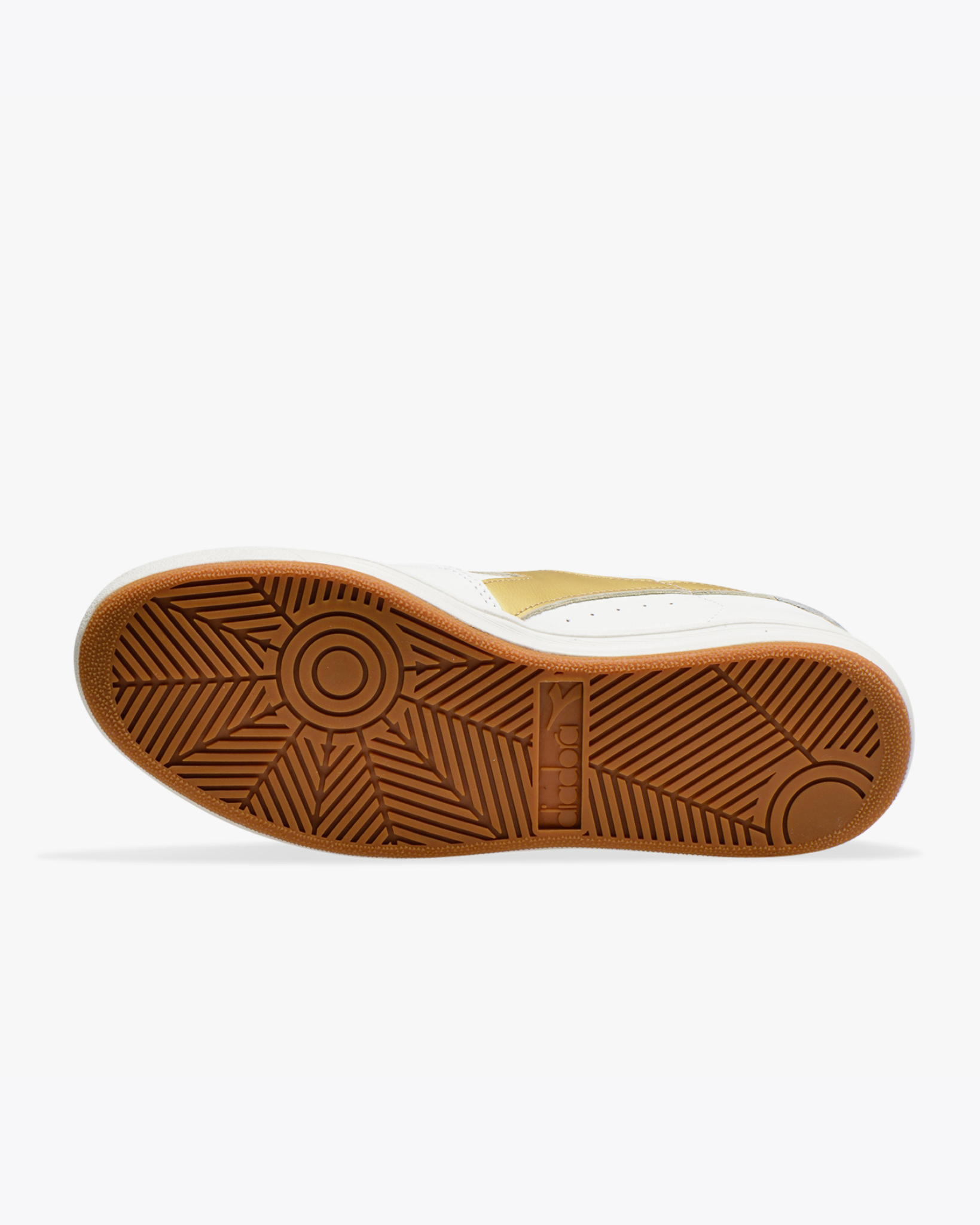 Diadora - B.Elite H Italia Sport - White / Gold shoe full outsole view featuring gum sole with radial traction pattern and Diadora logo.
