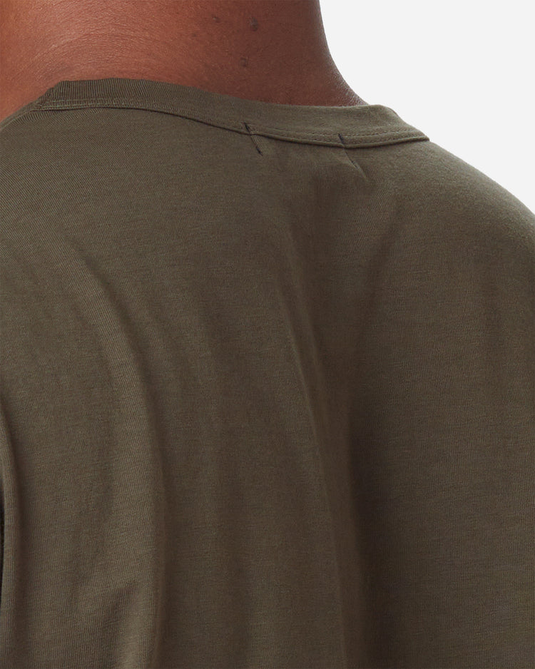 back of neck on model wearing Ace Rivington dark forest green "military" long staple cotton super soft supima cotton shirt